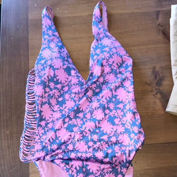 Dolce Vita Other - NWT dolce vita swimsuit 🏝☀️🆕